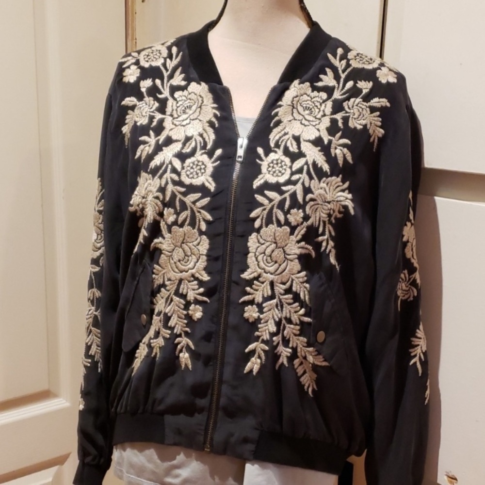 NWT Johnny Was Silk Bomber Jacket. Size L